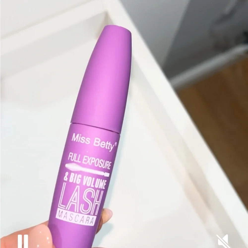BRAND NEW Miss Betty Black Full Exposure and Bg Volume LASH Mascara NIB